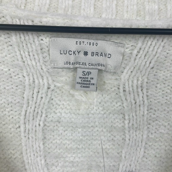 LUCKY BRAND NWT White Snagging Fuzzy Eyelash Cable Knit V-Neck Sweater sz small - Picture 4 of 7